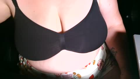 emilie foxx online show from August 12, 4:04 am