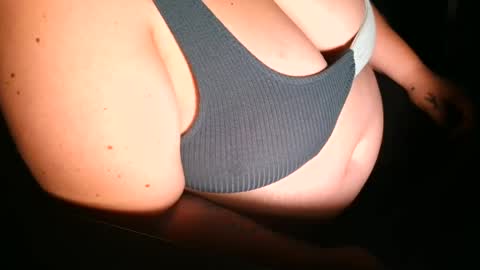 emilie foxx online show from August 15, 3:32 am