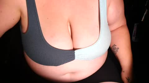 emilie foxx online show from August 15, 5:50 pm