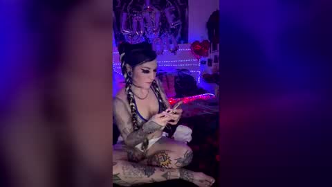 emilietreez online show from July 6, 9:01 am