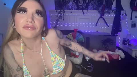 emilietreez online show from August 8, 9:53 am