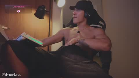 emilio_rivs online show from July 28, 4:18 am