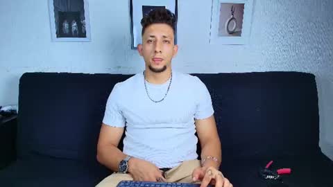 emiliocum_24 online show from August 2, 11:39 am
