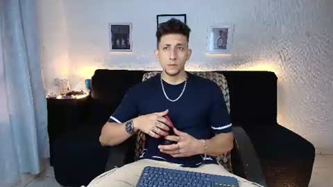emiliocum_24 online show from August 14, 1:15 pm