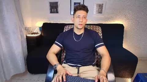 emiliocum_24 online show from August 14, 8:34 pm