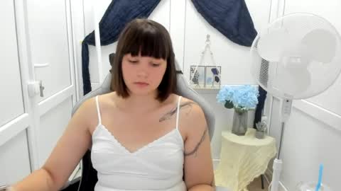 Emmi online show from August 3, 7:48 am