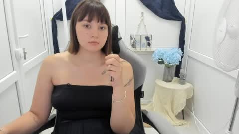 Emmi online show from August 6, 11:53 am