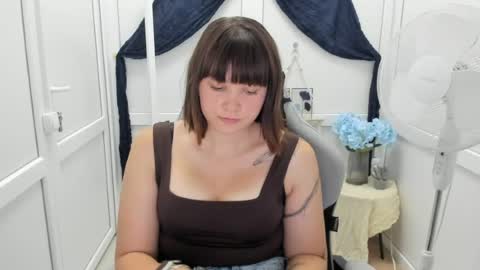 Emmi online show from August 12, 6:05 am