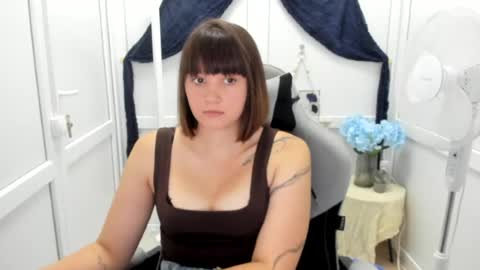 Emmi online show from August 13, 7:11 am