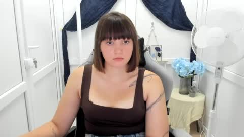Emmi online show from August 13, 8:17 am
