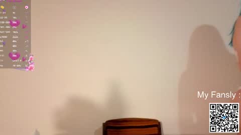 Emily online show from June 14, 10:40 pm