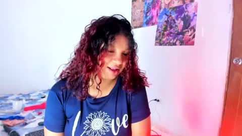 emilly_coper18 online show from August 8, 8:09 pm