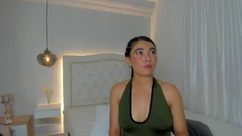 Emilly online show from August 5, 10:13 am