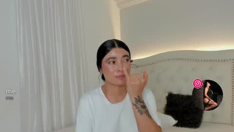 Emilly online show from August 8, 7:41 am