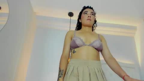 Emilly online show from August 13, 6:38 am