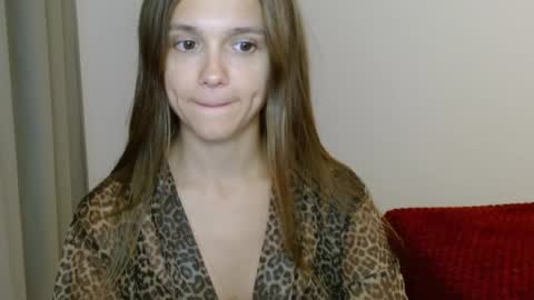 Emilly online show from August 3, 8:38 pm