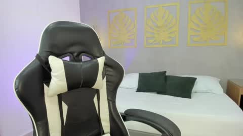 E M I L Y  online show from July 29, 2:57 pm