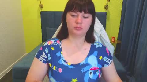 Emilly online show from August 4, 2:30 am