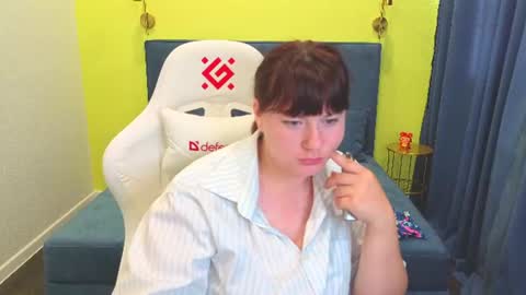 Emilly online show from August 4, 5:48 am