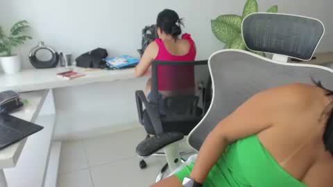 Emilly  online show from August 5, 3:43 pm
