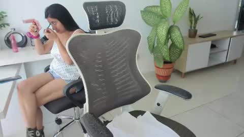 Emilly  online show from August 12, 3:47 pm