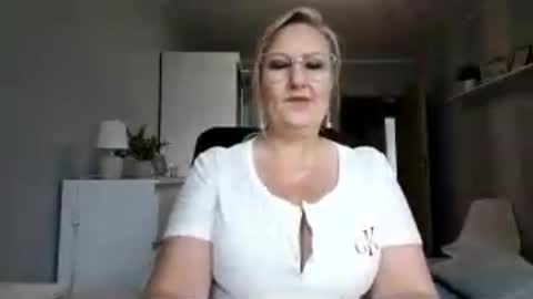 EmillyLove online show from July 23, 9:44 am