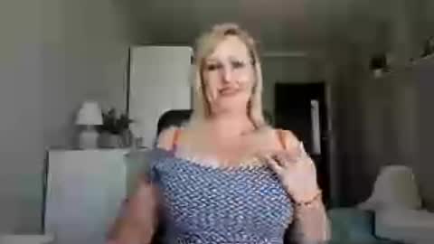 EmillyLove online show from July 24, 12:30 pm