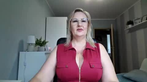 EmillyLove online show from July 27, 6:19 am