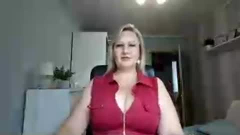 EmillyLove online show from July 27, 7:47 am