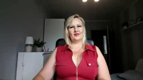 EmillyLove online show from July 27, 10:32 am