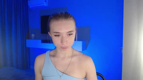 E M I L Y online show from August 7, 11:16 pm