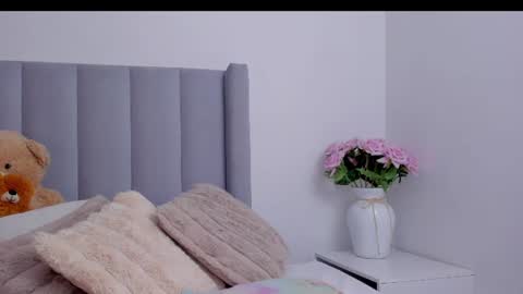Emily  online show from July 25, 4:55 pm