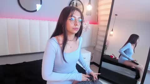emily_brooks__ online show from August 13, 7:33 am