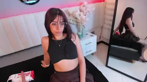 emily_brooks__ online show from August 14, 9:46 am