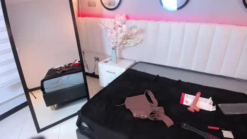 emily_brooks__ online show from August 15, 8:40 am