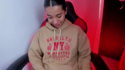 emily_bruss online show from August 12, 10:34 pm