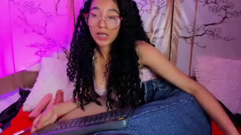 emily_bruss online show from August 14, 12:36 am