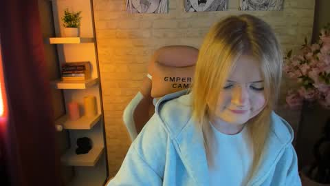 emily_coyness online show from February 18, 4:26 pm