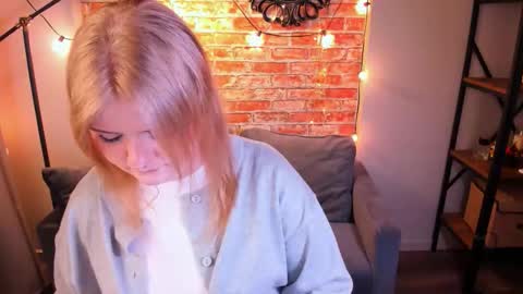 emily_coyness online show from February 25, 5:00 pm