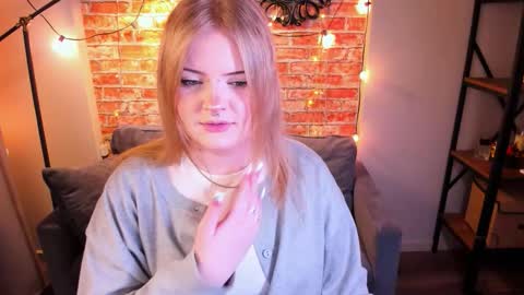 emily_coyness online show from February 25, 6:06 pm