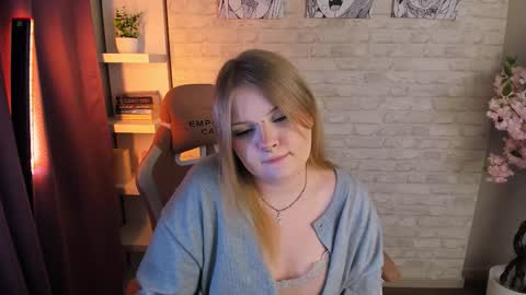emily_coyness online show from March 16, 9:08 pm