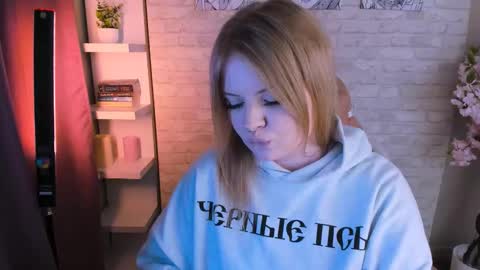 emily_coyness online show from March 28, 4:14 pm