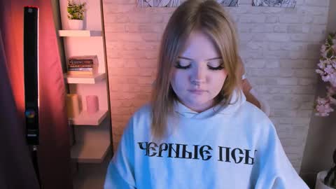 emily_coyness online show from March 28, 5:20 pm