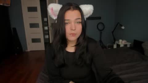 emily_ferra online show from June 25, 2:31 pm