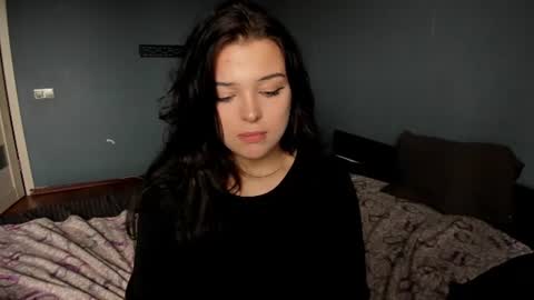emily_ferra online show from August 22, 1:39 pm