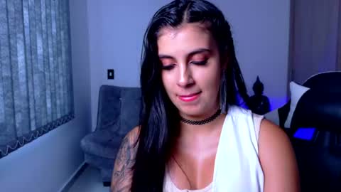 Emily online show from August 17, 6:35 pm