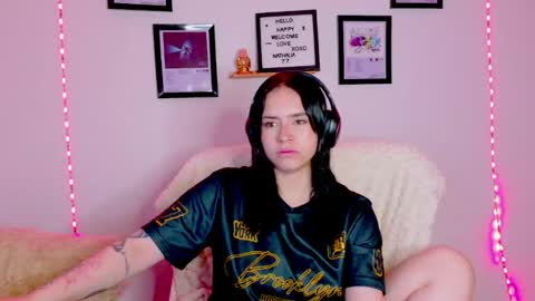 Emily Lindey online show from August 14, 7:34 am
