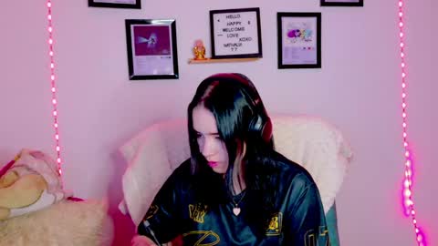 Emily Lindey online show from August 14, 8:40 am