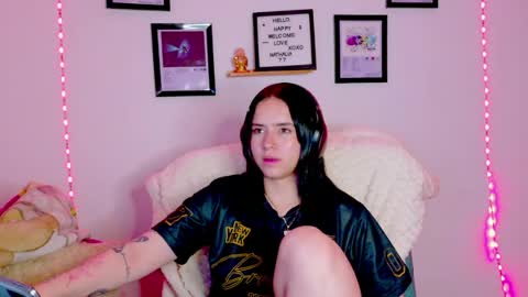 Emily Lindey online show from August 14, 9:46 am