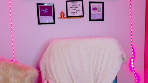 Emily Lindey online show from August 15, 8:18 am